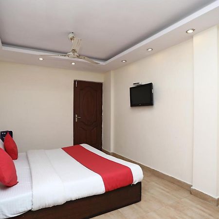 Oyo 4956 Hotel Maharaja Palace 칸푸르 외부 사진