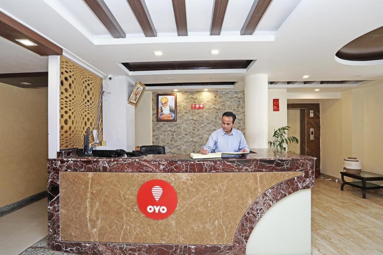 Oyo 4956 Hotel Maharaja Palace 칸푸르 외부 사진