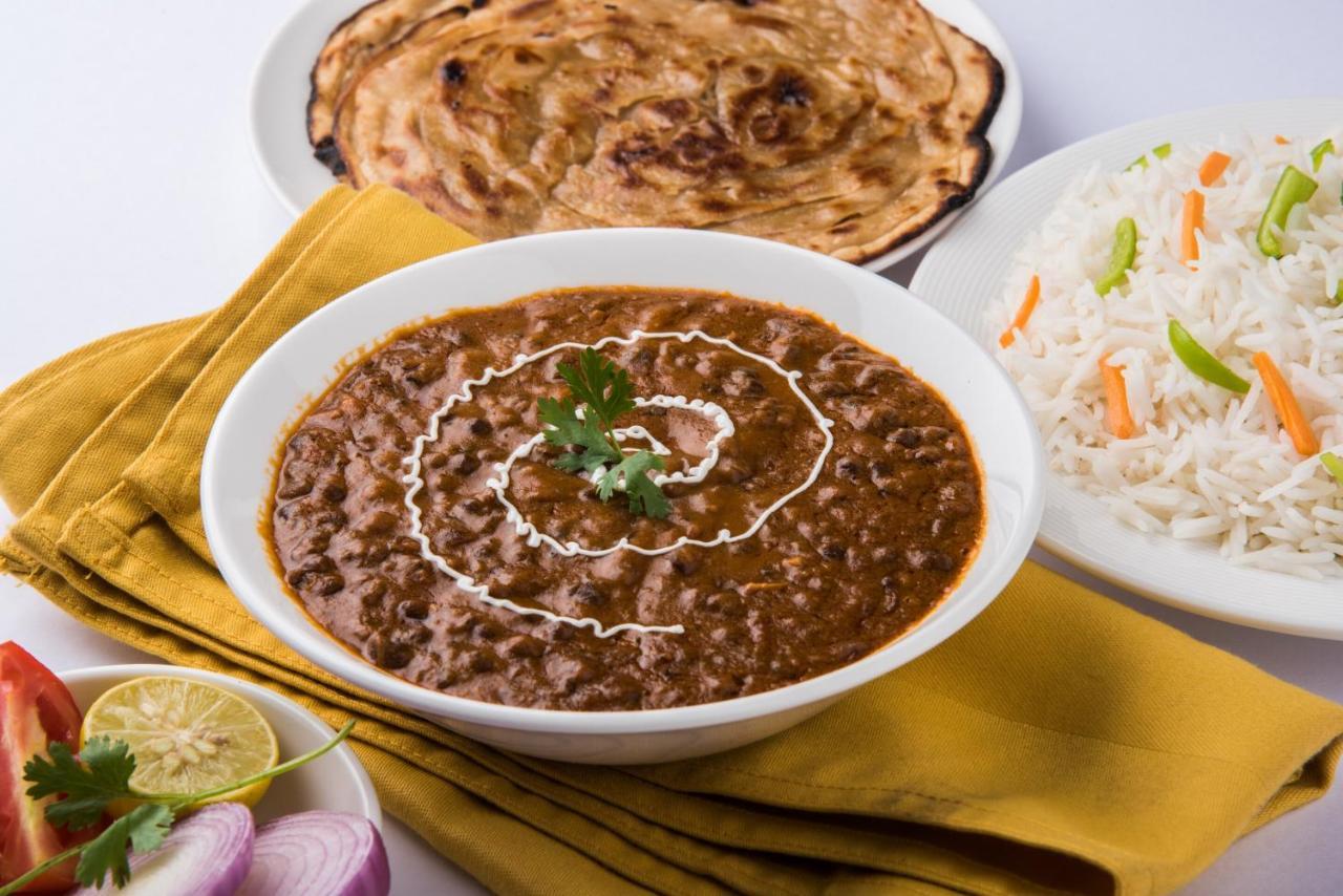 Oyo 4956 Hotel Maharaja Palace 칸푸르 외부 사진
