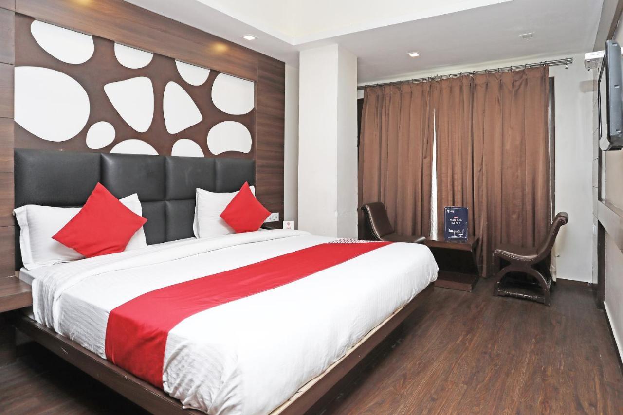 Oyo 4956 Hotel Maharaja Palace 칸푸르 외부 사진