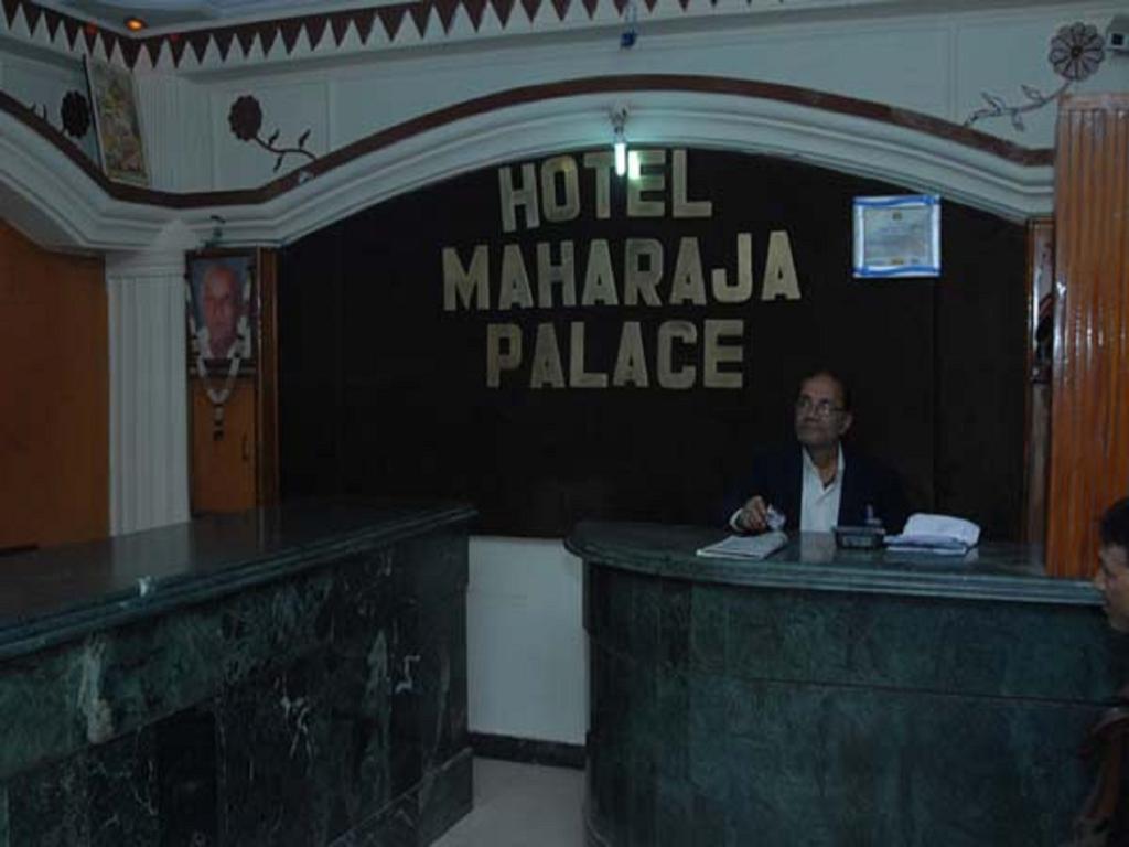 Oyo 4956 Hotel Maharaja Palace 칸푸르 객실 사진